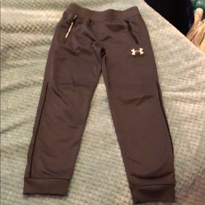 Boys UA joggers
